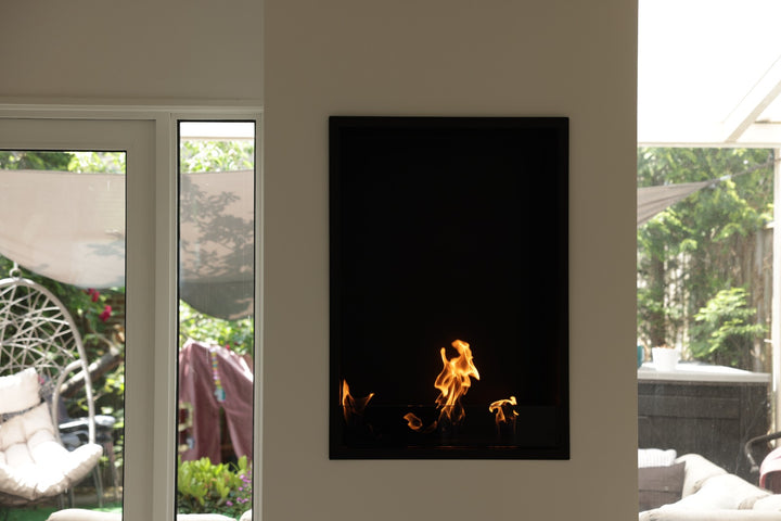 Bioethanol Einbau Kamin SELECTED Vertikal Ethanol Einbauofen Trockenbauwand weiss Wohnzimmer Kundenfoto